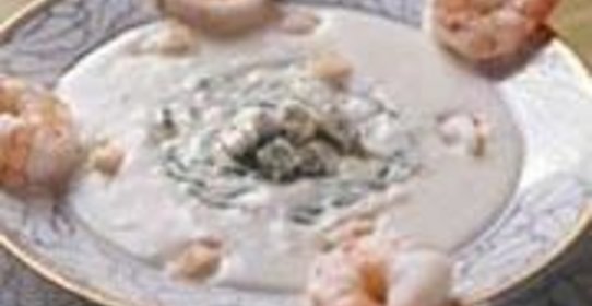 Крем-суп с сыром Дор блю и креветками