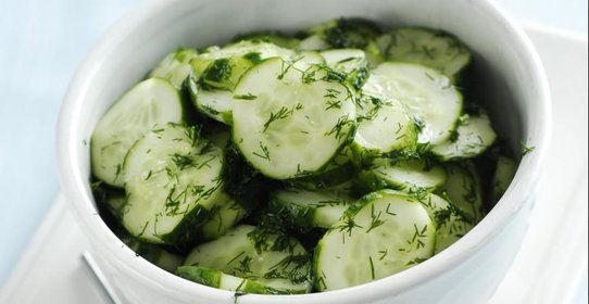 Огуречный салат с медовой заправкой