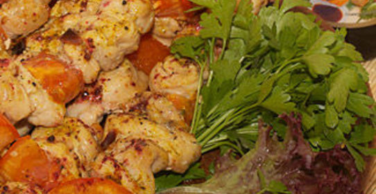 Шашлычки из индейки в соево-ореховом маринаде