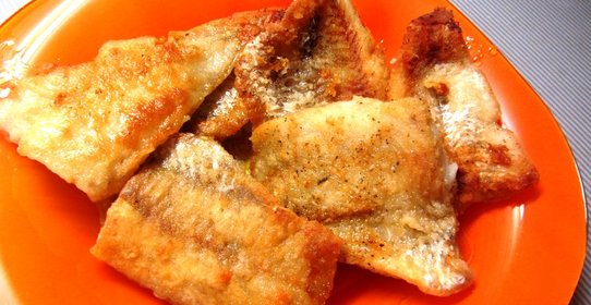 Хек, жаренный в муке