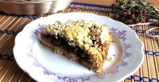 Пирог с грушевым вареньем