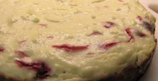 Пирог с творогом и вишней