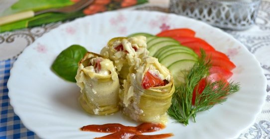 Рулетики из кабачков с утиной грудкой в духовке