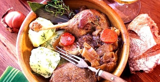 Утка по-деревенски с квашеной капустой