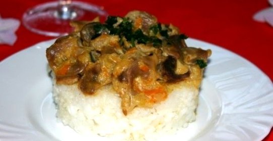 Куриные пупки в сметане