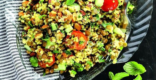 Салат с чечевицей, пшеном и миндалем