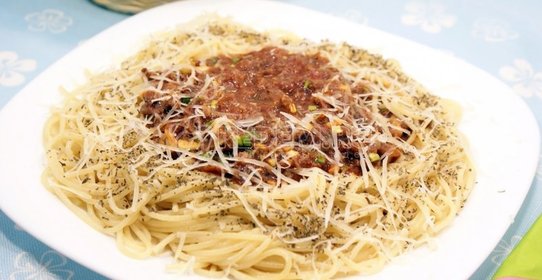 Хлебные рулеты с клубникой и сливками