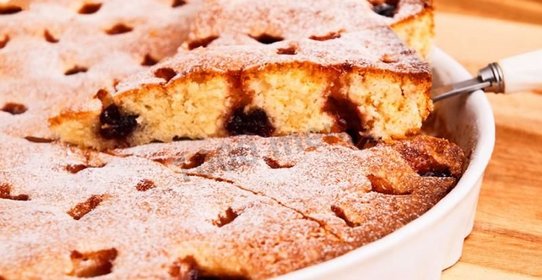 Манник с вишней на кефире