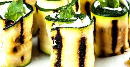 Кабачковые рулеты с творогом