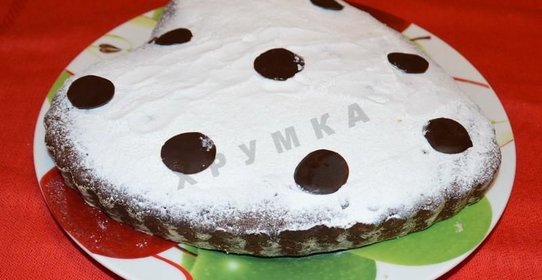 Пирог со смородиновым вареньем на кефире