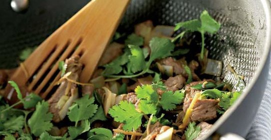 Говядина с имбирем и кунжутным маслом