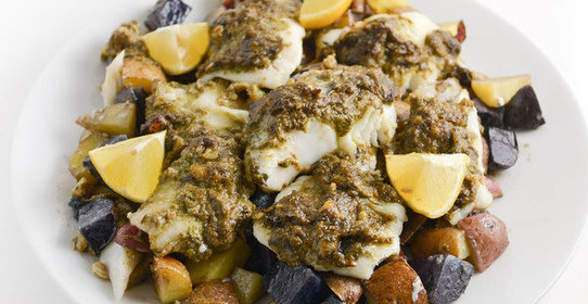 Треска с зеленым луком и картофелем