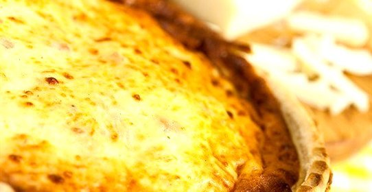 Пирог из ветчины и грибов