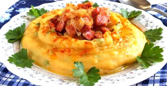 Гороховое пюре с копчёной грудинкой