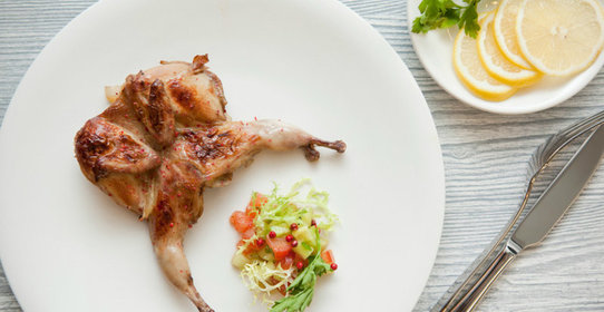 Запеченная перепелка, маринованная в белом вине