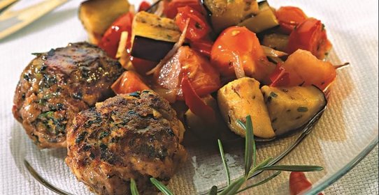 Котлеты из баранины с овощным гарниром