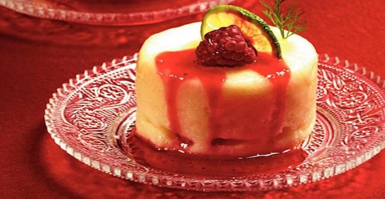 Пирожное с ягодным кремом = мусс из гребешков с малиновым соусом