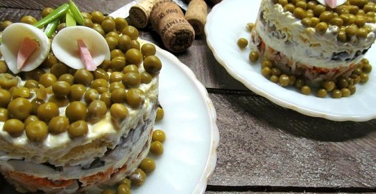 Салат из курицы грибов и редьки