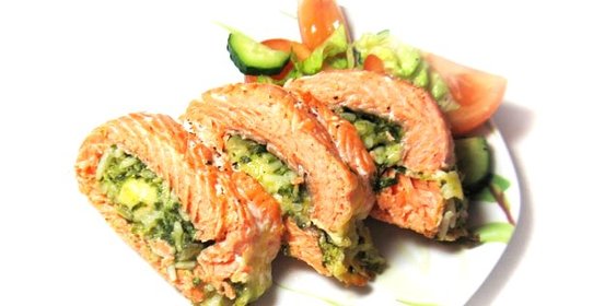 Фаршированный рулет из семги с рисом и шпинатом