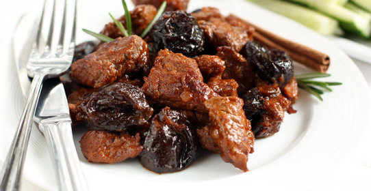 Мясо с черносливом