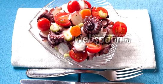 Салат с осьминогом