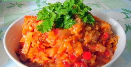 Синенькие - икра баклажанная кусочками