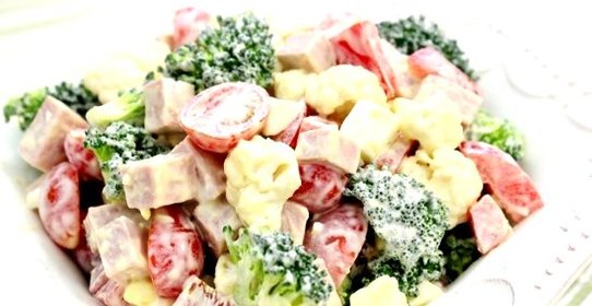 Cалат с брокколи и цветной капустой