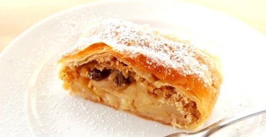 Штрудель с яблоками из лаваша
