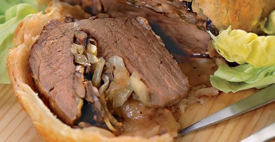 Мясо в слойке с грибами