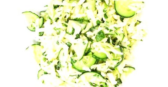 Салат из капусты, редиса и яйца «Весеннее утро»