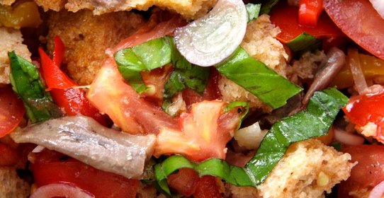 Панцанелла с красными перцами