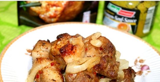 Мясо в рукаве на луковой подушке