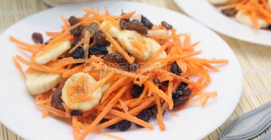 Салат из моркови с бананом