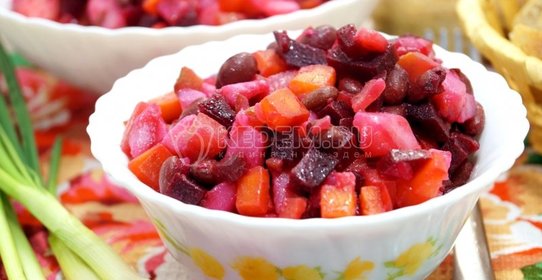 Простой и вкусный салат с фасолью