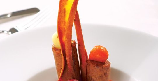 Праздничный борщ с мясным рулетом