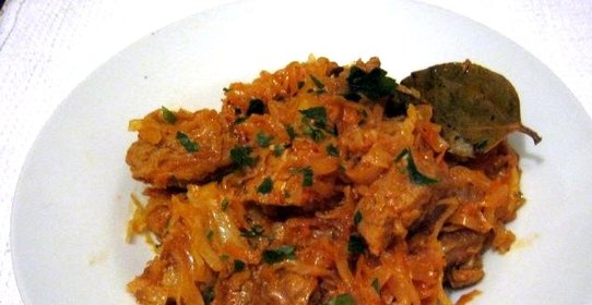 Тушеная кислая капуста с мясом