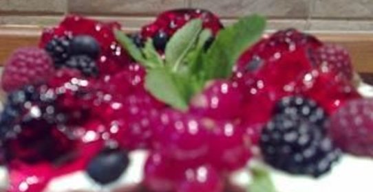 Корзиночки со свежими ягодами