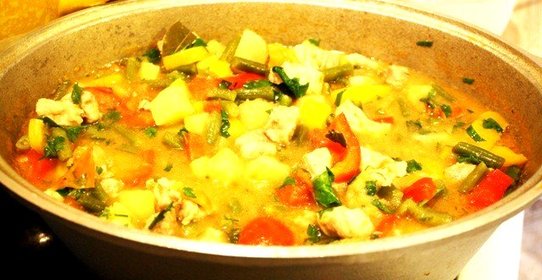 Тажин с мясом, зеленой фасолью и помидорами