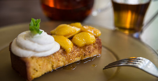 Пирог с творогом и яблоками