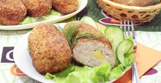 Куриные котлеты с сыром