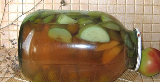 Компот из алычи и яблок на зиму