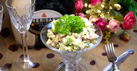 Оливье классический с колбасой