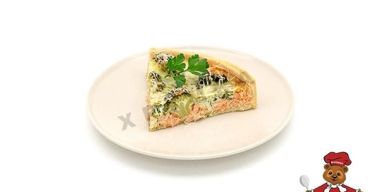 Пирог с лососем и брокколи