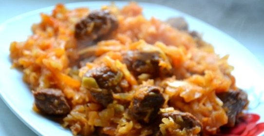 Тушеная капуста с мясом в духовке