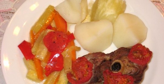 Баранина с овощами в рукаве