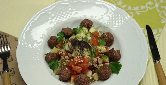 Салат с тефтельками из баранины