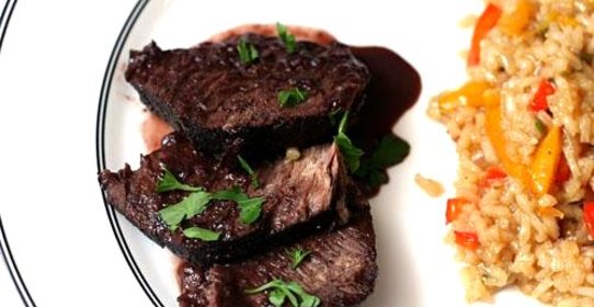 Говядина, тушеная в вине