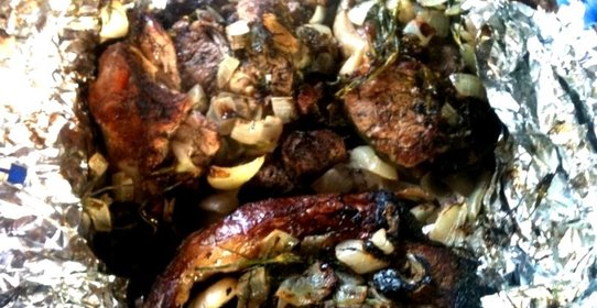 Баранина в фольге на углях