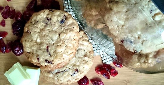 Американские овсяные кукис с клюквой и белым шоколадом