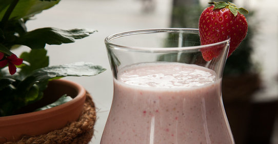 Клубничный смузи с овсянкой